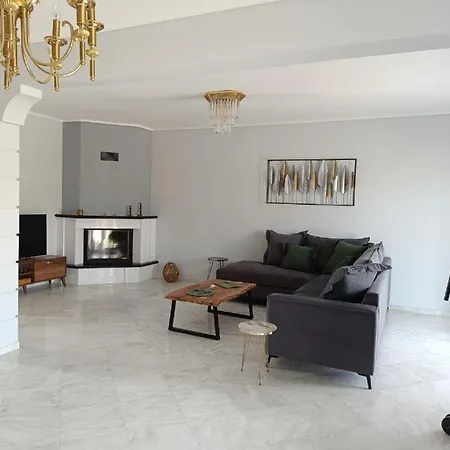 Evgeniou House In Apartment